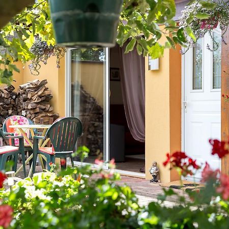 Gites De Charme Chez Christine Оттрот Екстер'єр фото